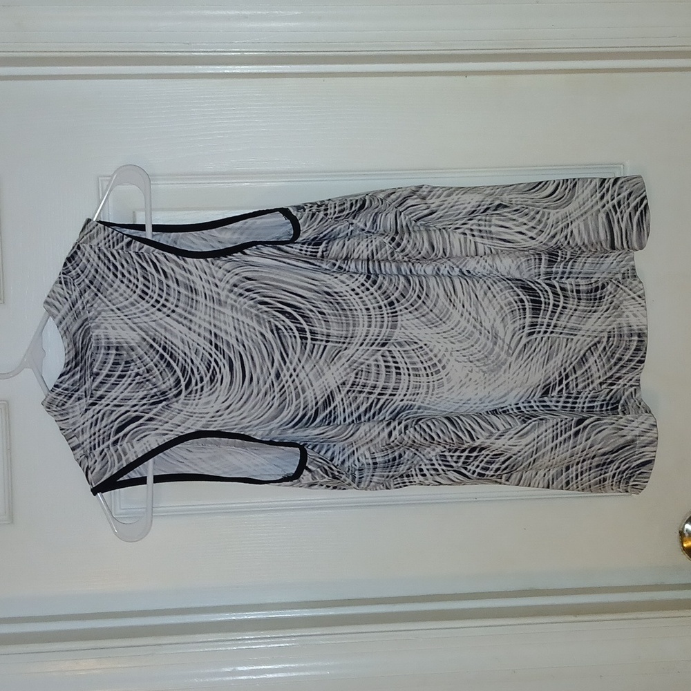 Tail Active Wear Sleeves Blouse View 3